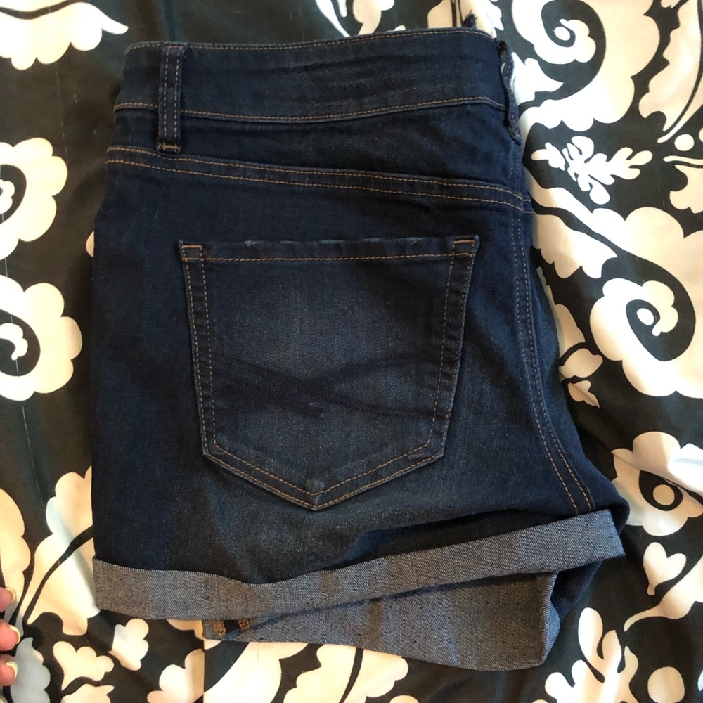 Aero Midi Shorts